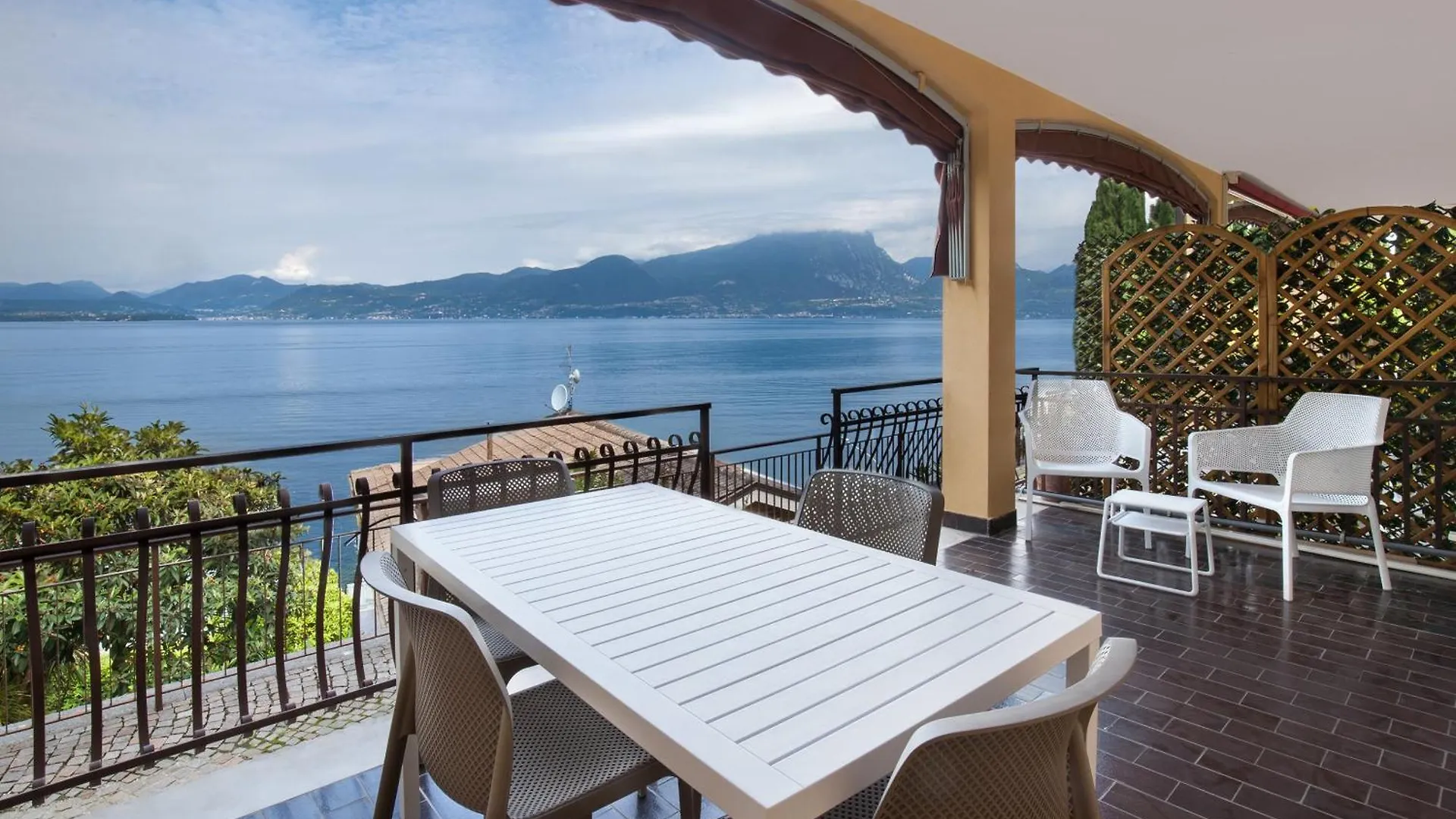 Apartment La Casa Di Arianna Torri Del Benaco