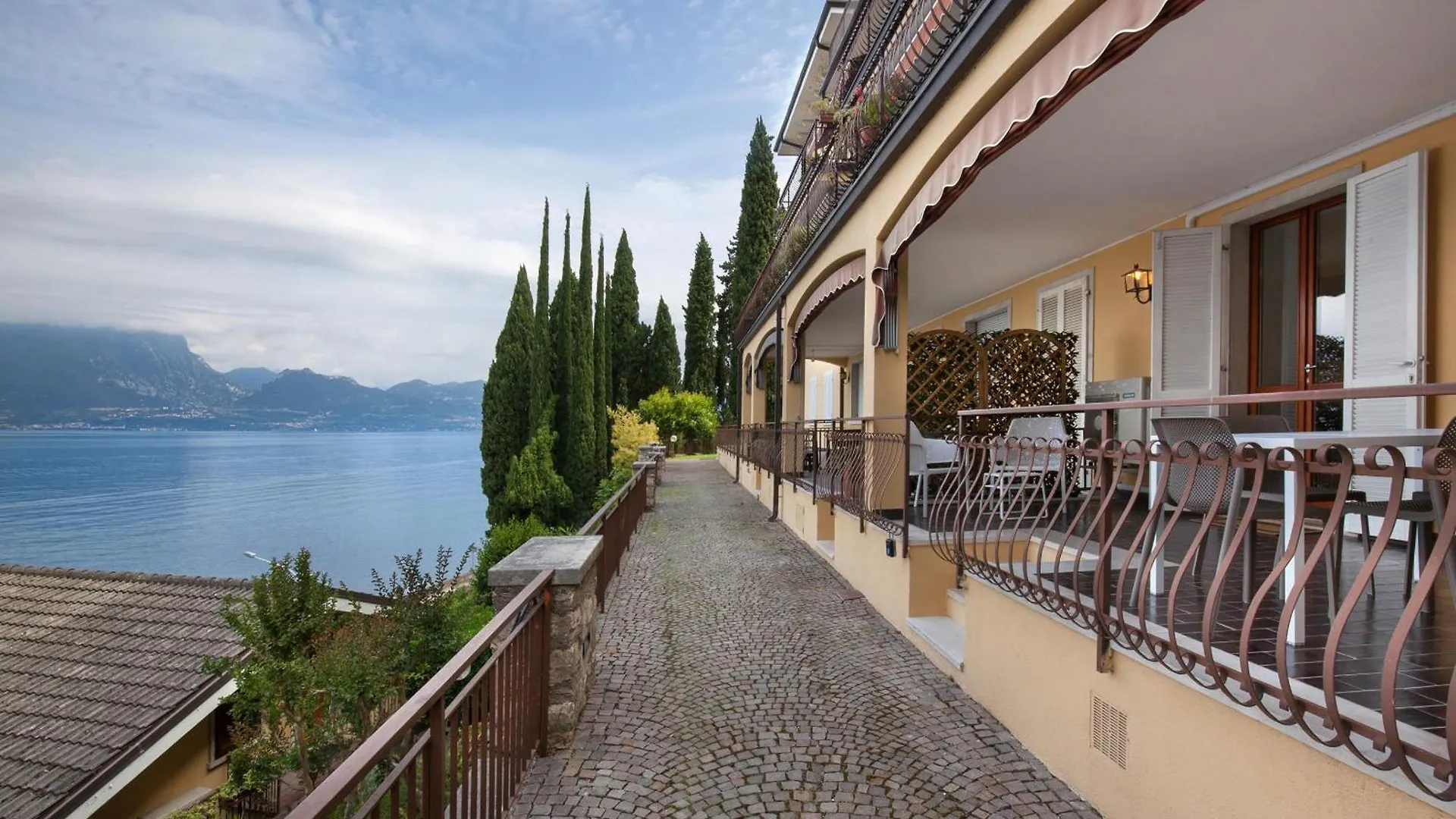 Apartment La Casa Di Arianna Torri Del Benaco